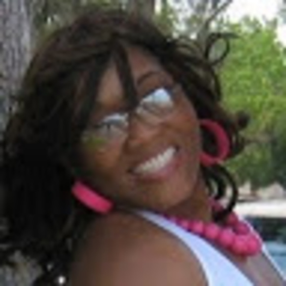 Meet your Posher, Simone - Picture 1 of 1